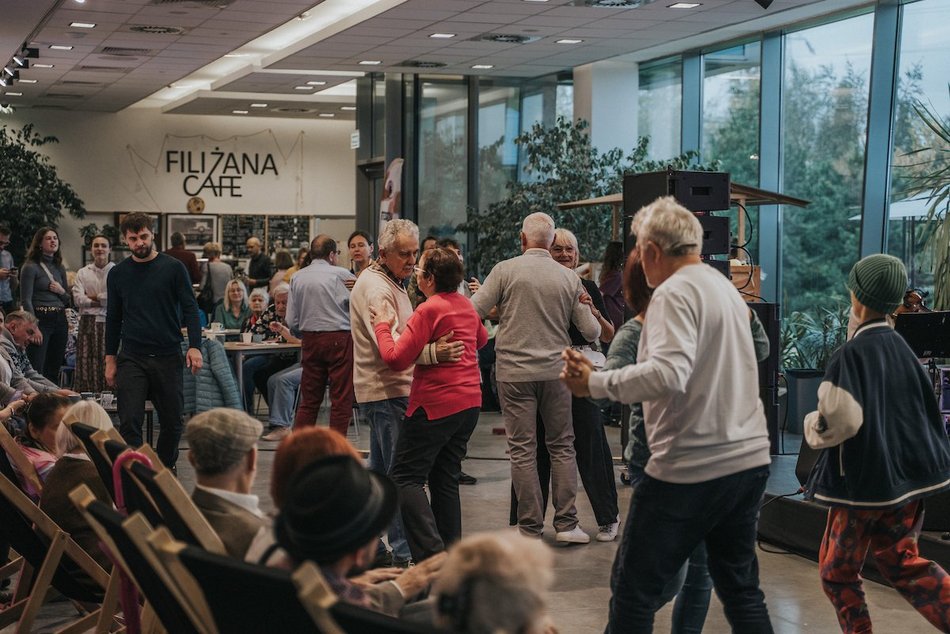 Łódź. Potańcówka w stylu retro? W Centrum Dialogu w Łodzi to możliwe!