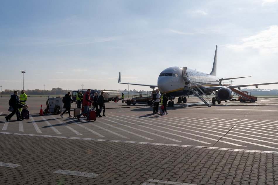 Lotnisko w Łodzi. Nowy kierunek wystartował! Pierwsi pasażerowie odlecieli do Birmingham