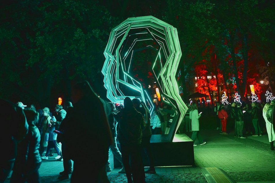Park Staromiejski na Light Move Festival 2025 Łódź. Widzieliście go w takiej odsłonie?