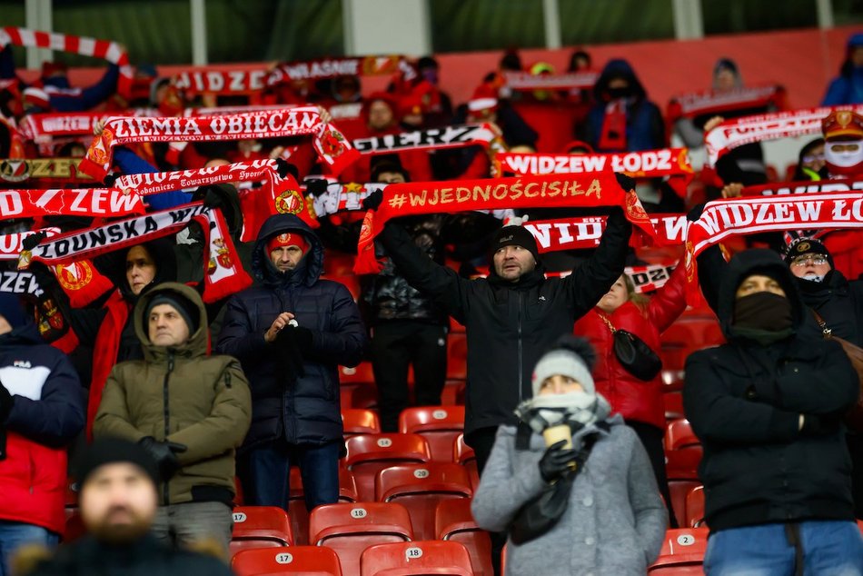 Łódź. Kibice na meczu Widzewa Łódź z Jagiellonią Białystok
