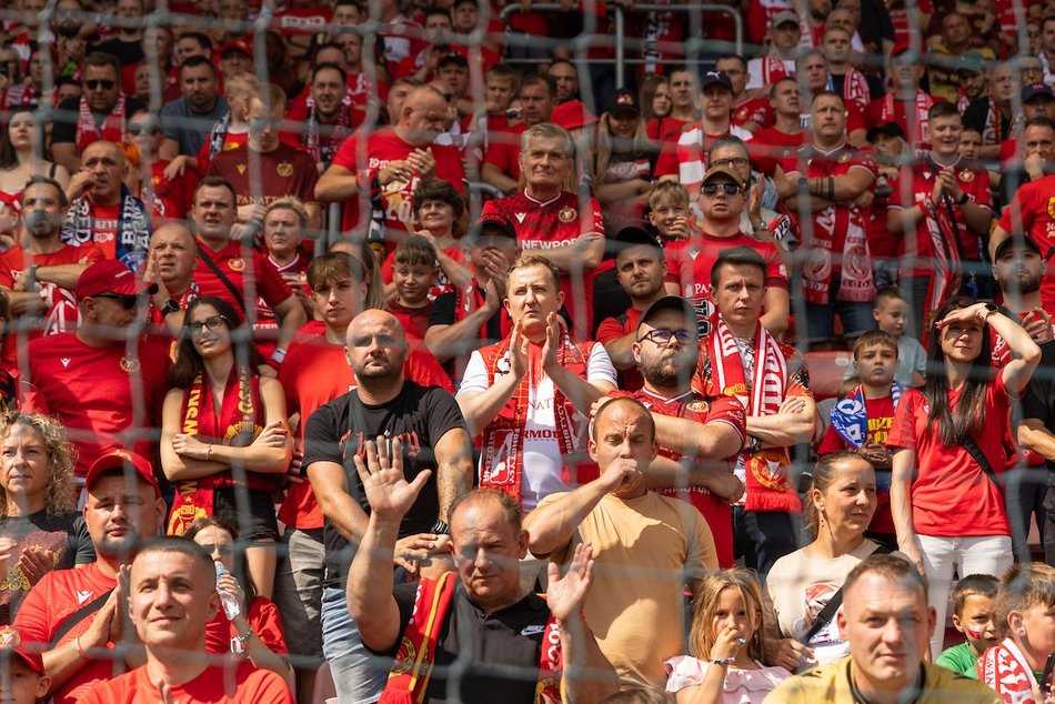 Łódź. Kibice na meczu Widzewa Łódź z Zagłębiem Lubin. Byłeś? Odszukaj się w galerii