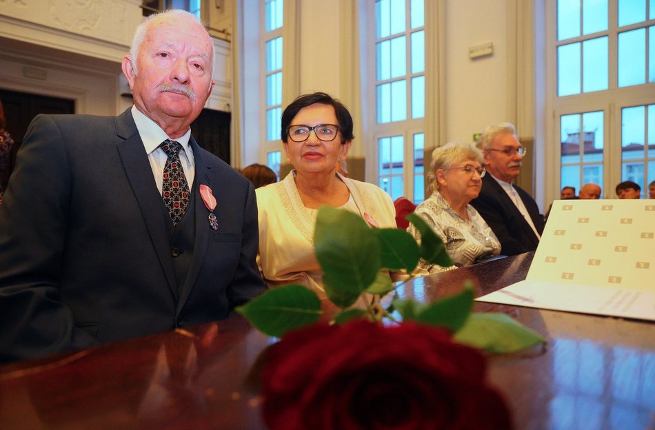 Łódź. Medale za długoletnie pożycie małżeńskie. Rekordziści są razem od 66 lat!