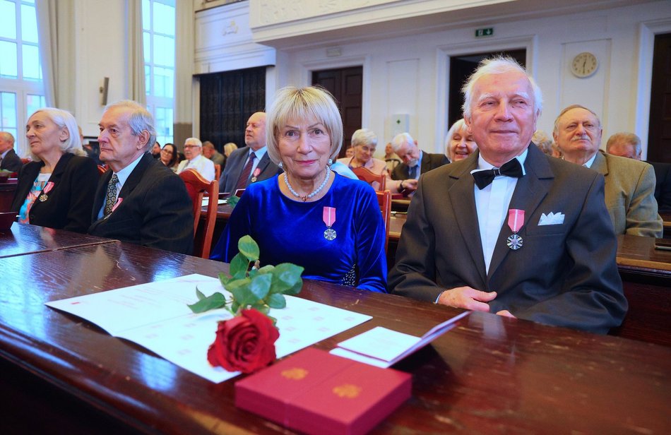 Łódź. Medale za długoletnie pożycie małżeńskie. Rekordziści są razem od 66 lat!
