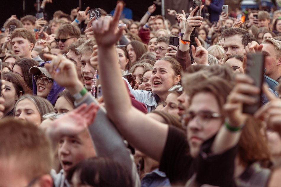 Łódź. Juwenalia 2025 w Łodzi. Tymek i Happysad zagrali na Lumumbowie!