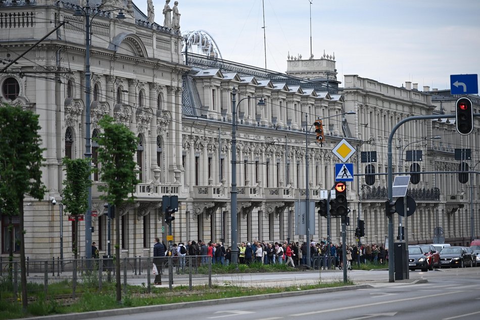 Noc Muzeów Łódź 2026. Znajdź siebie w kolejce do muzeum!