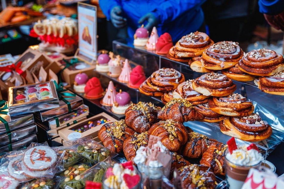 Łódź. Kulinarny Targ Świąteczny w Fuzji Łódź. Smakołyki, lodowe rzeźby i więcej
