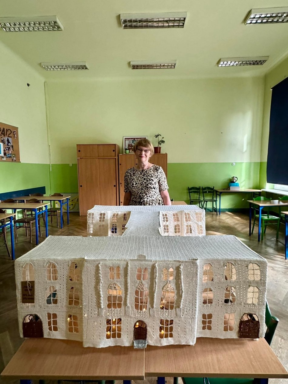 Łódź. Z sercem do szkoły, z pasją do szydełka. Katarzyna Felde to żywa legenda IV LO w Łodzi