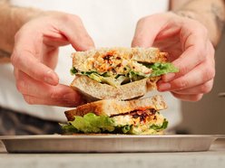 Kolarska na Bałutach w Łodzi. Kawiarnia speciality, serwis i sklep rowerowy w jednym!