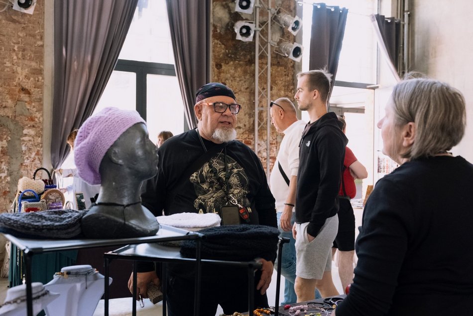 Łódź. Kiermasz staroci w Ogrodach Geyera
