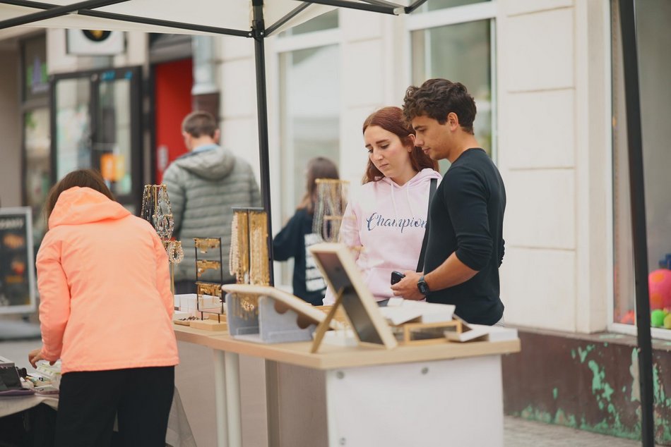 Rękodzielnia na Pietrynie w Łodzi trwa w najlepsze. Co oferują artyści?