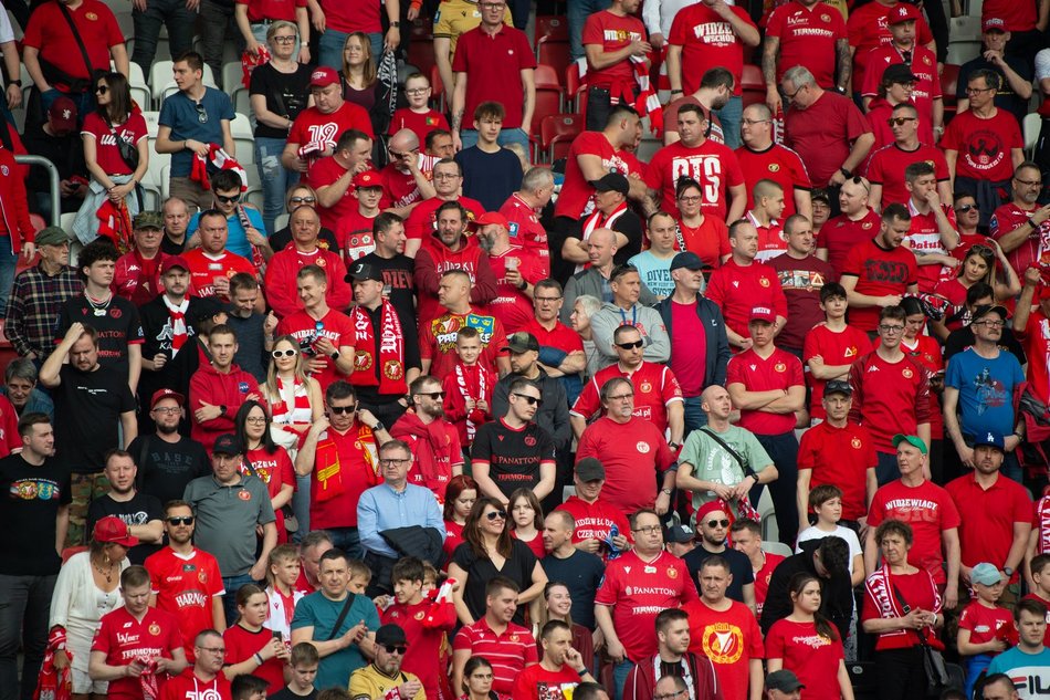 Kibice na meczu Widzewa Łódź z Koroną Kielce