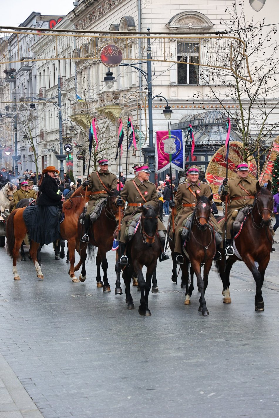 uczestnicy finału wielkiej orkiestry świątecznej pomocy w Łodzi