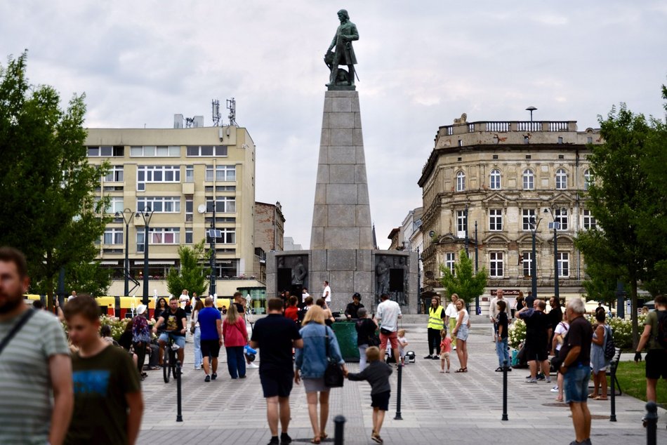Łódź. Muzyczny plener na placu Wolności w Łodzi. Spora dawka muzyki elektronicznej