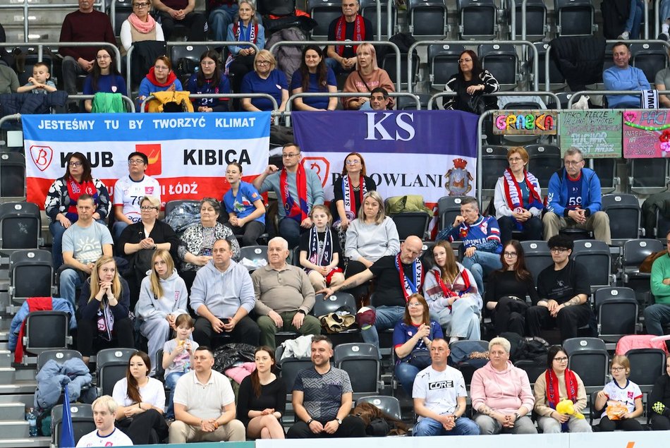 Łódź. Kibice na meczu PGE Budowlani Łódź