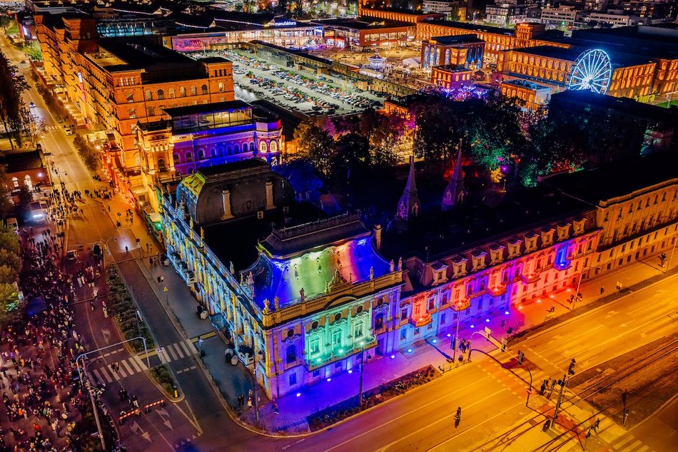 Łódź. Po prostu magia! Pałac Poznańskich zachwyca na Light Move Festival 2025
