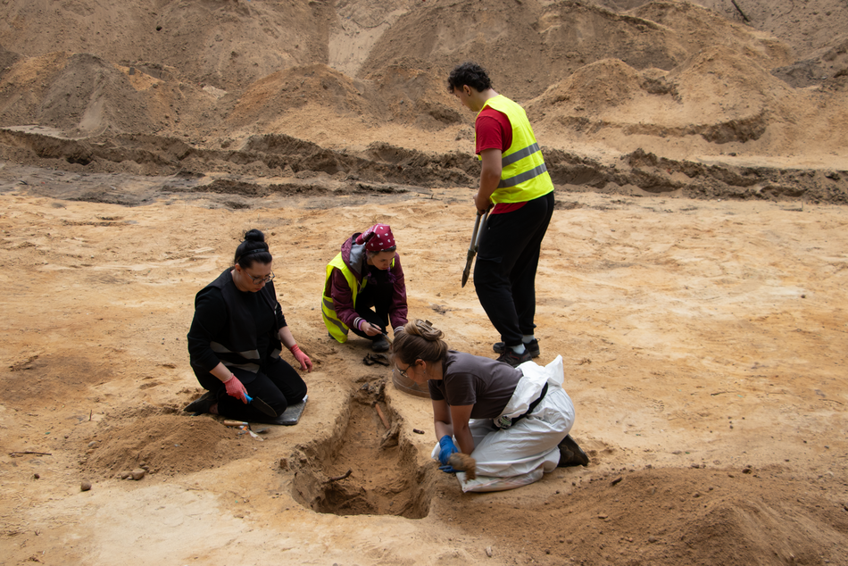 Łódź. Ludzkie szczątki znalezione na Brusie w Łodzi. Trwa kolejny etap prac archeologów