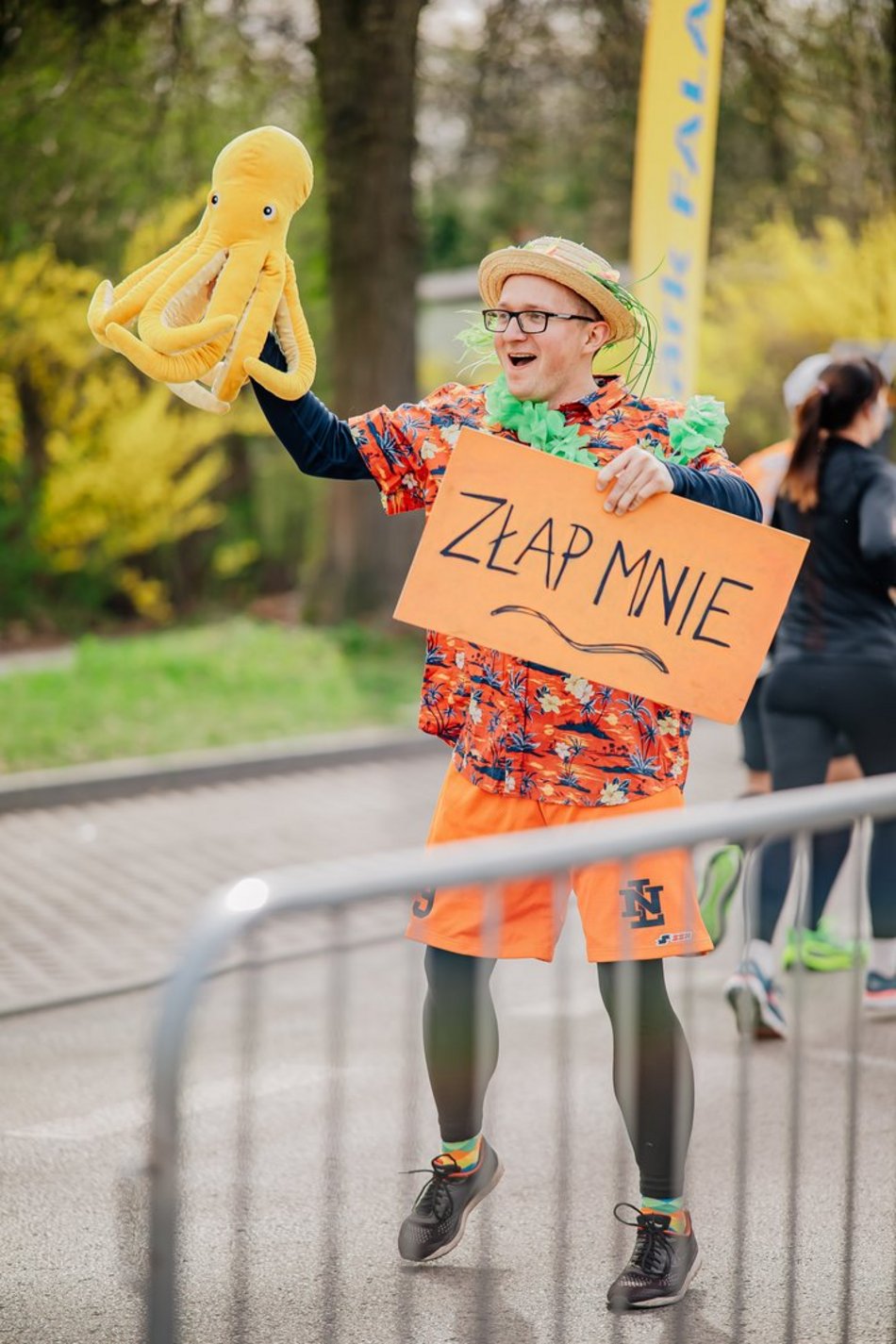 Łódź. Strefa kibica na DOZ Maraton Łódź 2026. Jak Łodzianie dopingowali biegaczy?