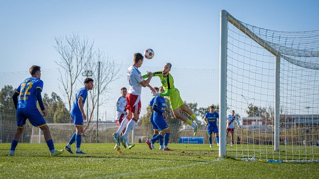 ŁKS Łódź z tarczą w pojedynku z Aqvital FC Csákvá! Drugie zwycięstwo w sparingu na tureckiej ziemi