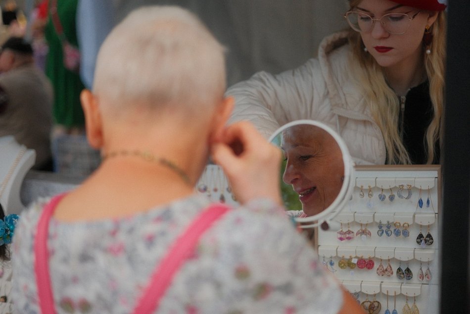 Łódź. Targ Staroci na Księżym Młynie w Łodzi. Rękodzieła, unikatowe rzeczy i domowe przysmaki