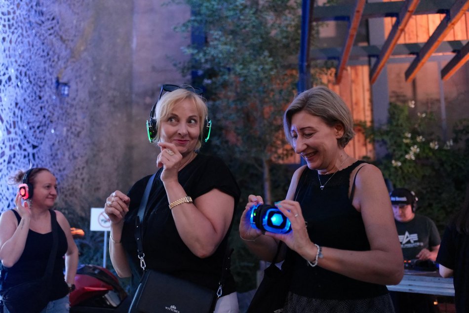 Łódź. Wakacje na Piotrkowskiej 2026 w Łodzi. Silent disco opanowało centrum!