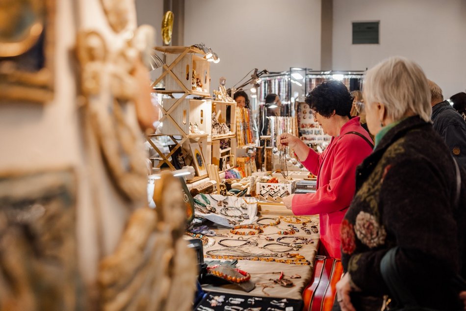 Łódź. Targi kamieni w hali Expo Łódź. Minerały, naturalna biżuteria, rękodzieło i... meteoryty!