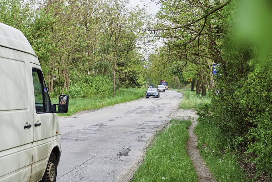 Widok na ulicę Rąbieńską przed remontem