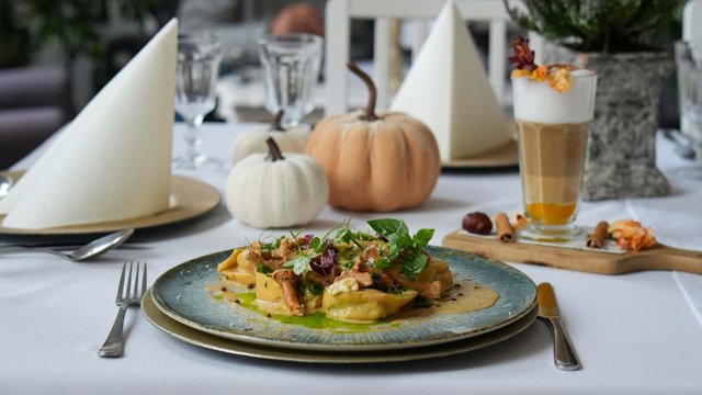 Jesienny Comfort Food w Manufakturze. W menu dynie, grzyby i korzenne przyprawy