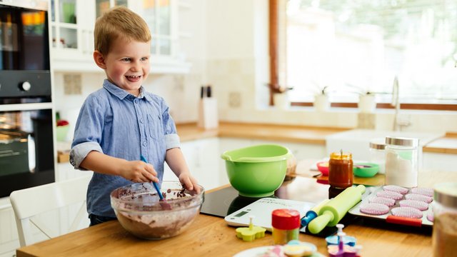 Dieta juniora. Co powinno jeść dziecko, żeby się prawidłowo rozwijać?