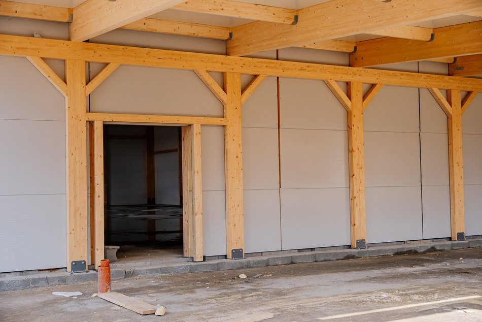 Łódź. Nowa hala sportowa przy Szkole Podstawowej nr 67 w Łodzi pnie się w górę. Kiedy otwarcie?