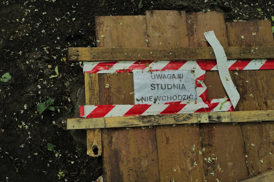 Łódź. Ludzkie kości i nagrobki w Parku Zbójnickim w Łodzi. Niezwykłe odkrycia archeologów z UŁ