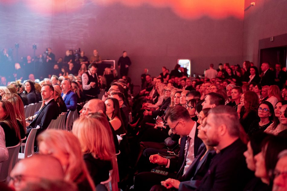 Łódź. Moda i pomaganie w klubie Wytwórnia w Łodzi. Zobacz zdjęcia z gali „poMocni w Modzie by Plesiak”