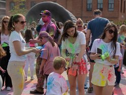 Łódź. Święto Kolorów w Ogrodach Geyera w Łodzi. Świetna zabawa i mnóstwo uśmiechu