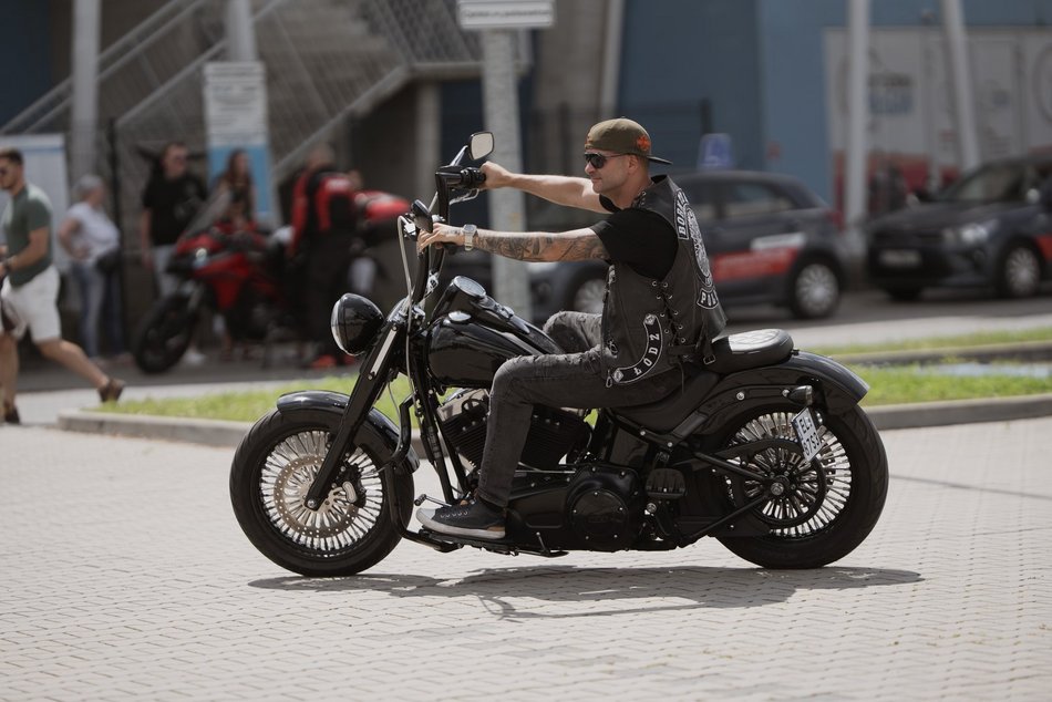 Motopiknik pod Moto Areną z okazji 602. Urodzin Łodzi