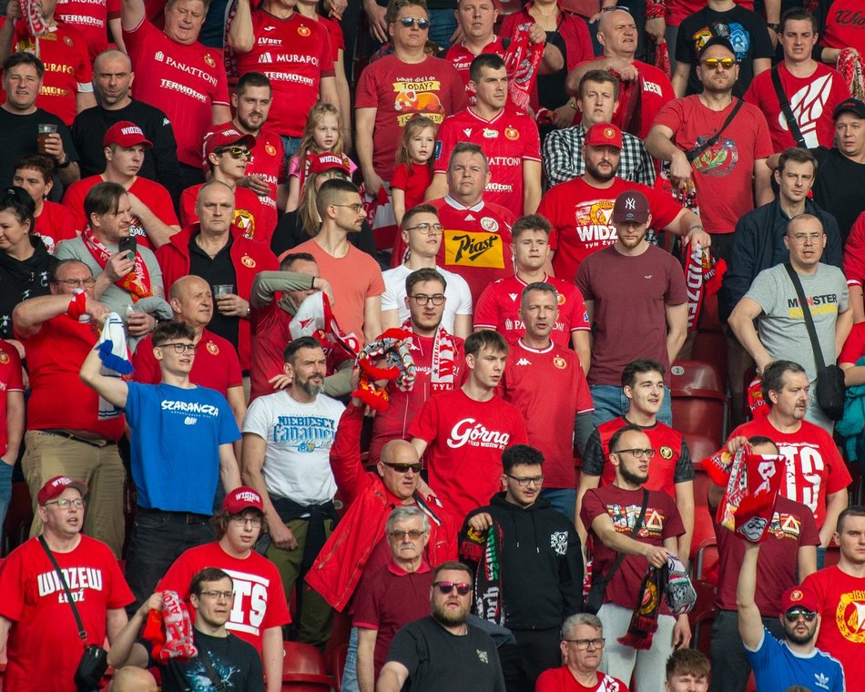 Kibice na meczu Widzewa Łódź z Koroną Kielce