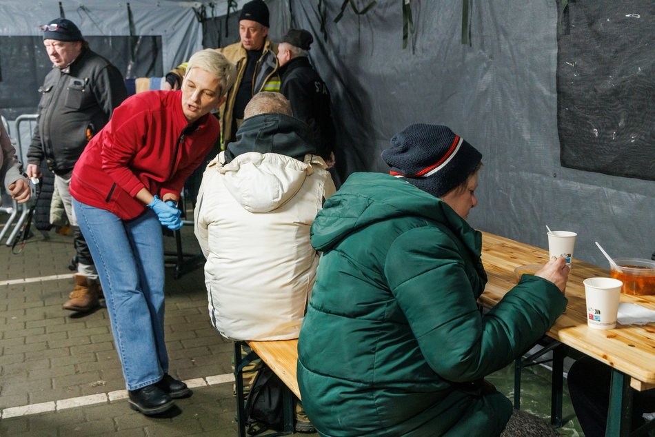 Łódź. Namiot Pełen Ciepła