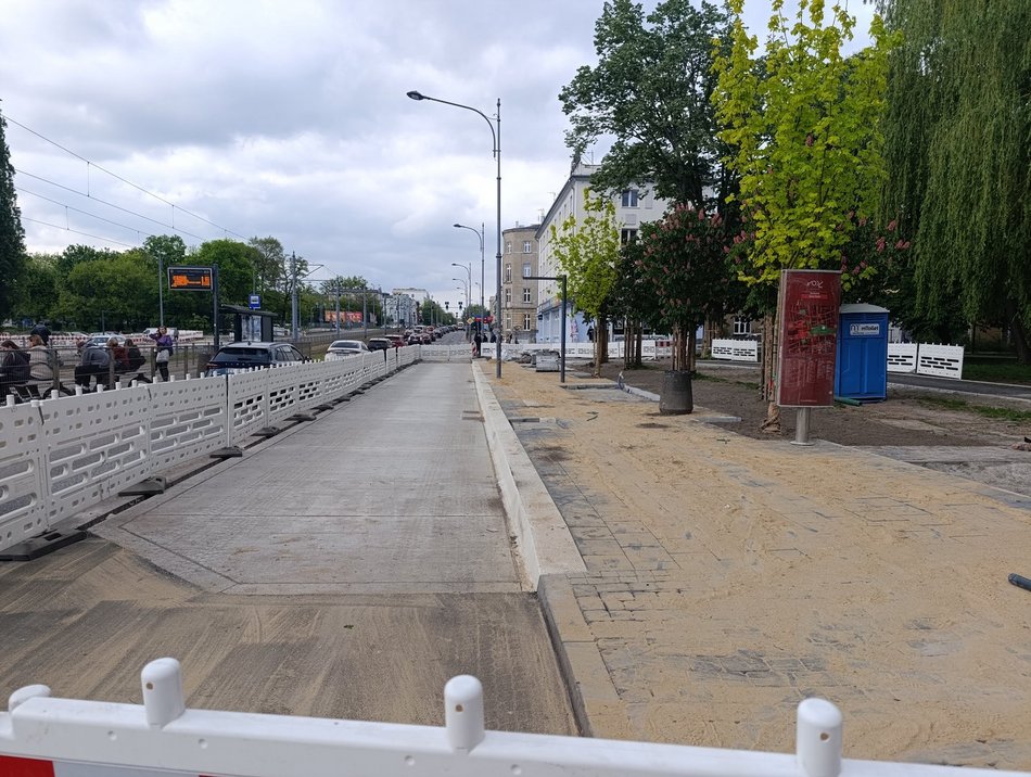 Łódź. Remont przystanków MPK Łódź przy Manufakturze