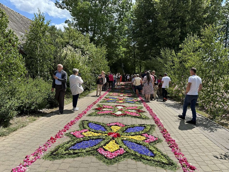 Łódź. Boże Ciało w Łódzkiem. Kwiatowe dywany w Spycimierzu