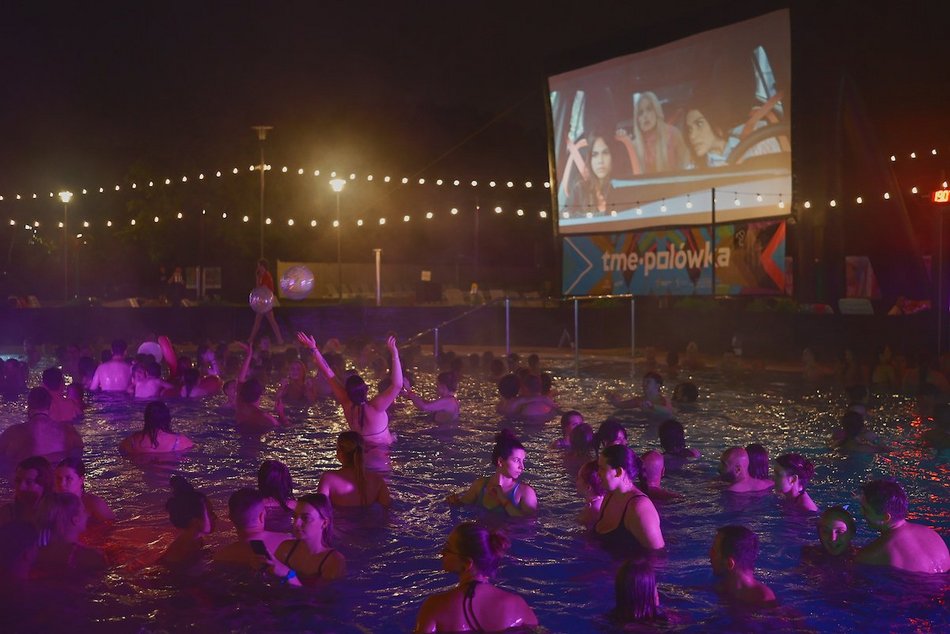Łódź. Pink Party w Aquaparku Fala. To najbardziej różowa impreza w Łodzi