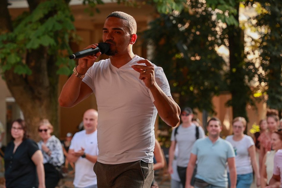 Łódź. Niedzielna potańcówka przy Piotrkowskiej. Taneczny wieczór łodzian