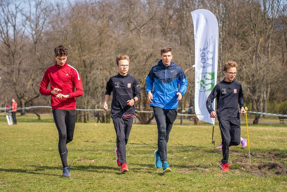 Łódź. Akademickie Mistrzostwa Polski w biegach przełajowych. Znajdź się na zdjęciach!