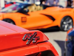 Łódź. Zlot amerykańskich samochodów w Łodzi. Prawdziwe perły motoryzacji