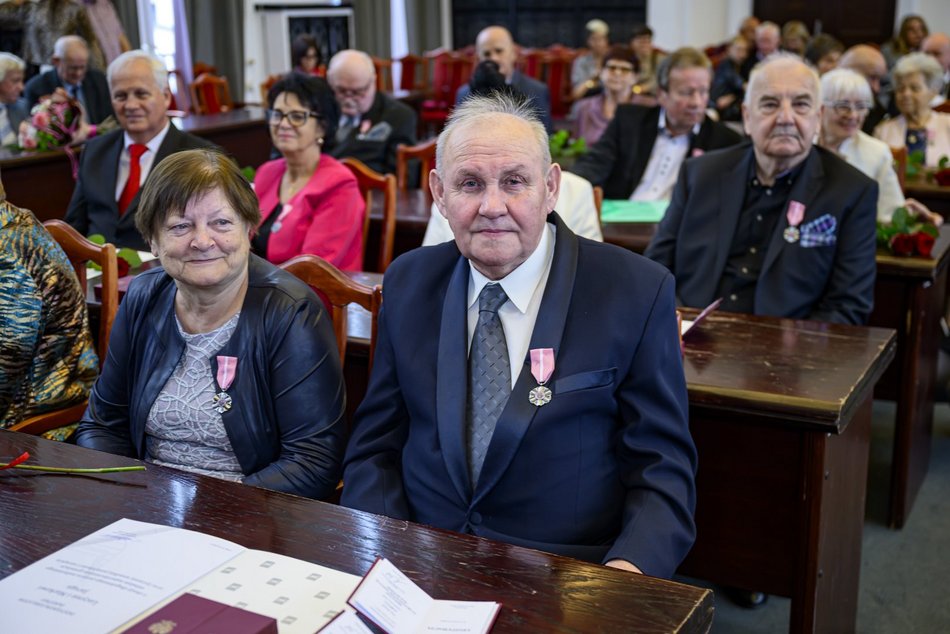 Łódź. Medale za długoletnie pożycie małżeńskie. To się nazywa wielka miłość!