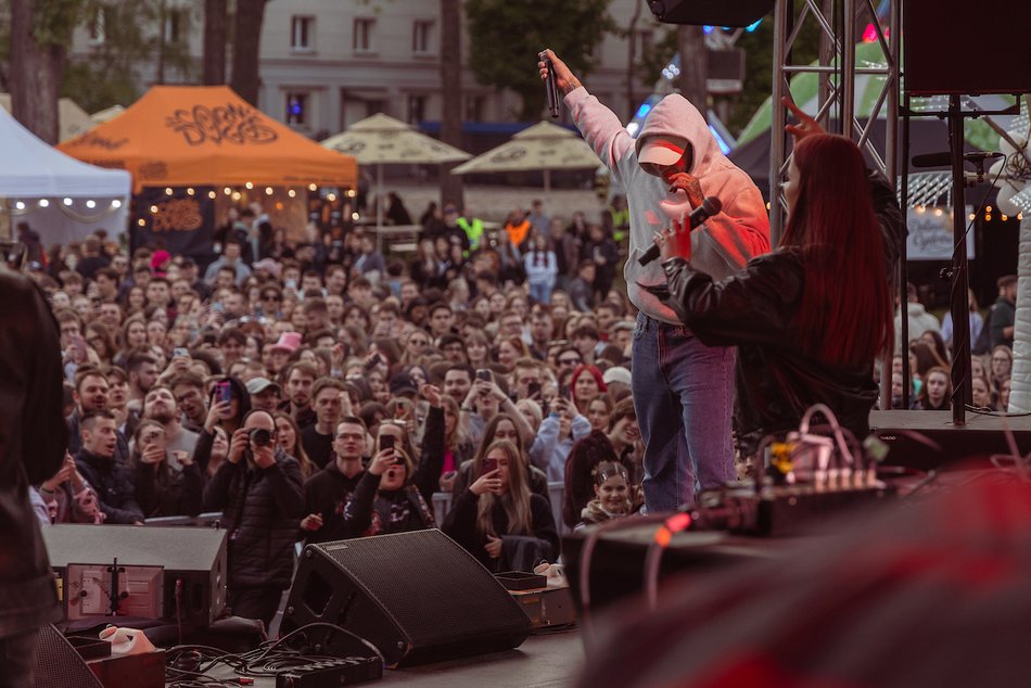 Łódź. Juwenalia 2025 w Łodzi. Tymek i Happysad zagrali na Lumumbowie!