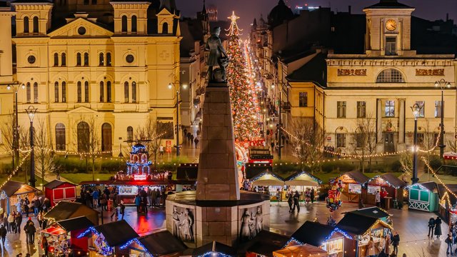 Jarmark Bożonarodzeniowy w Łodzi wciąż trwa! Ciesz się magiczną atmosferą 