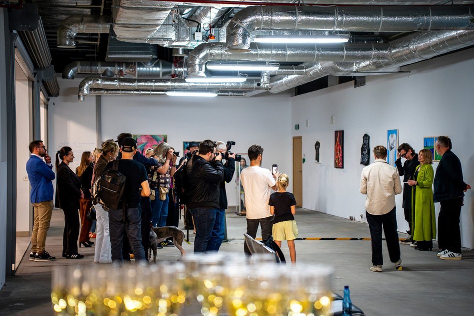 Galeria sztuki na... lotnisku w Łodzi! Oczekiwanie na samolot będzie przyjemnością!