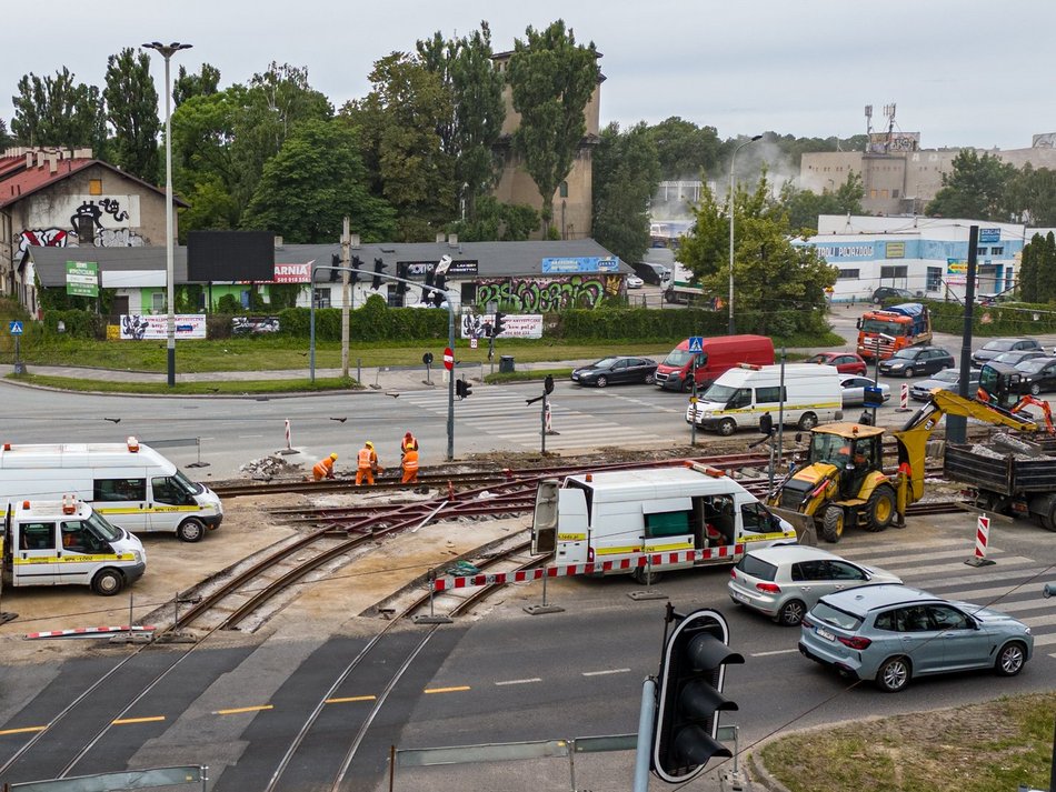 Remont torowiska na skrzyżowaniu al. Włókniarzy i ul. Legionów