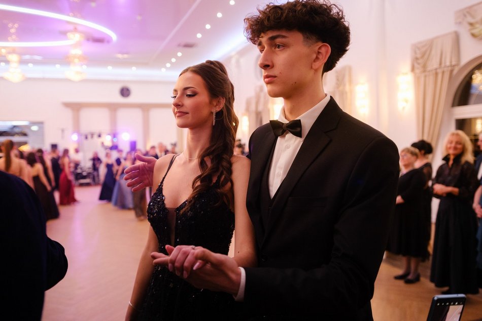 Studniówka XV w Łodzi. Niezapomniane chwile i piękne wspomnienia