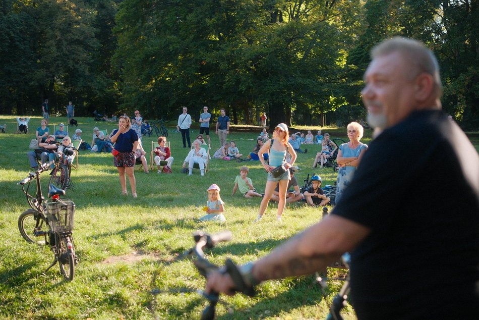 Łódź. Morskie opowieści w parku Julianowskim w Łodzi. Koncert zespołu Kapitan Thorn
