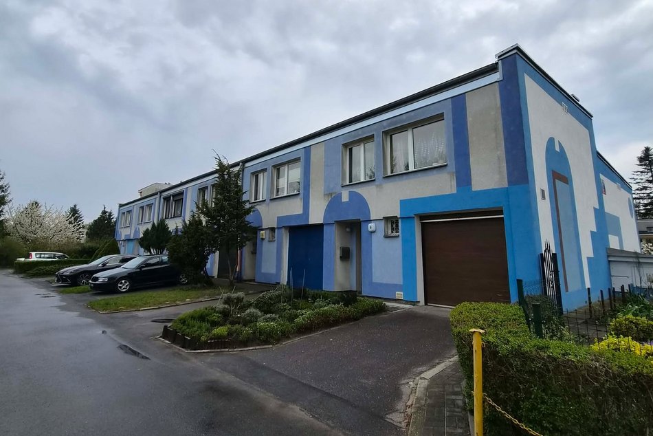 Łódź. Ukryte domki pomiędzy blokami w Łodzi. Niby Zarzew, a jak nadmorski kurort!