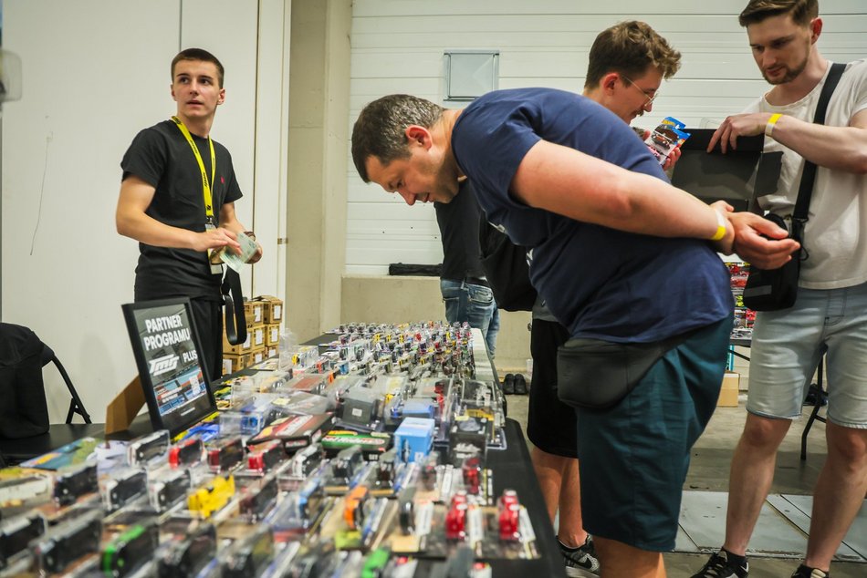 Łódź. Hot Wheels opanowały halę Expo Łódź! Setki miniatur aut, wyścigi na żywo i nie tylko!